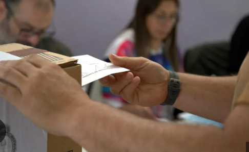Elecciones 2025: Las encuestas muestran una elección polarizada entre el Frente La Neuquinidad y La Libertad Avanza 