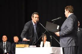 Juan Pablo Muena, candidato de confianza de Weretilneck, acompañó la inauguración del centro comunitario en Bariloche
