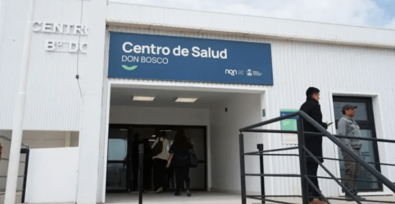 Figueroa abre centro de salud y entrega&nbsp;ambulancias