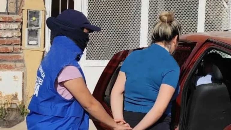 Imputan a mujer por gastar con tarjetas&nbsp;ajenas