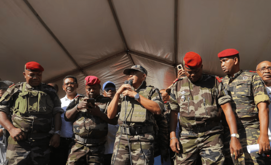 Golpe de Estado en Madagascar: militares derrocaron a Rajoelina, disolvieron la Constitución y prometieron nuevas&nbsp;elecciones