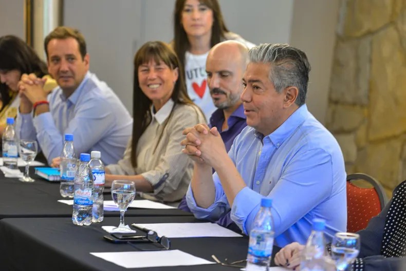 Elecciones en Neuquén: El Frente La Neuquinidad y La Libertad Avanza se disputan un mano a&nbsp;mano