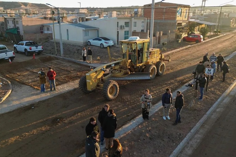 Con Rolo Figueroa, el modelo neuquino se refleja en cada obra: Más de 600 kilómetros de pavimento que transforman&nbsp;Neuquén