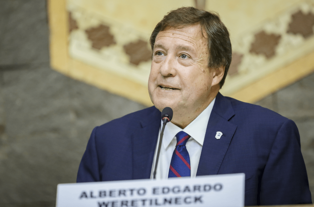 Alberto Weretilneck anuncia millonarias inversiones para mejorar salud, energía y vivienda en la Región&nbsp;Sur
