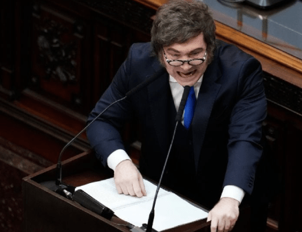 Milei anticipó un auge energético y vaticinó que Neuquén será una&nbsp;metrópoli