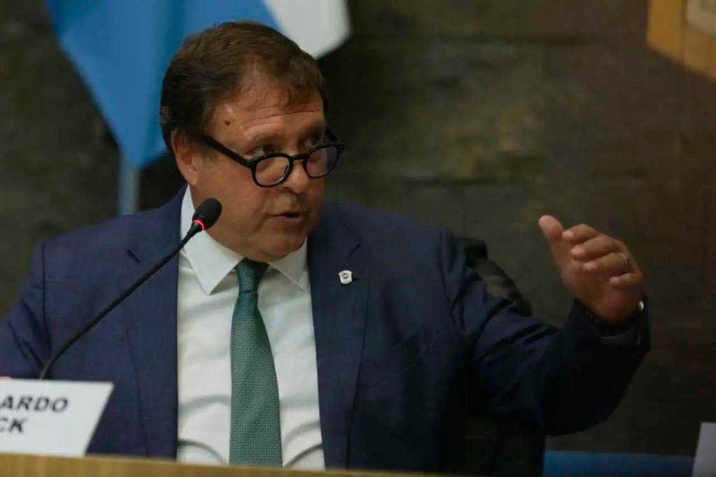 Con rumbo claro hacia el futuro, Weretilneck impulsa “Río negro Bilingüe» en toda la&nbsp;provincia