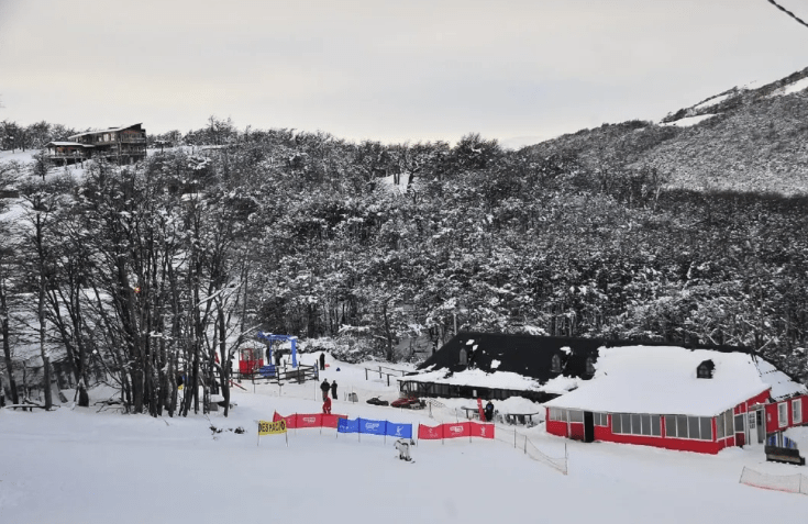 Arrancó la temporada invernal en Valdelén, el único centro de esquí de Santa&nbsp;Cruz