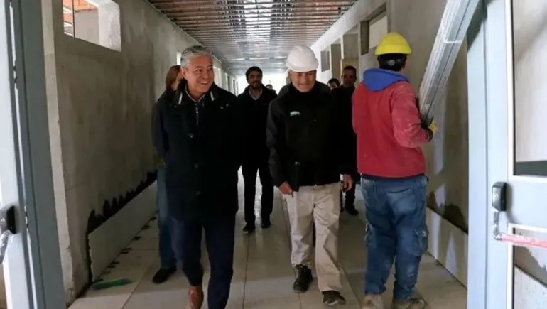 Figueroa anunció viviendas, asfalto, escuelas y una nueva terminal para el sur neuquino 