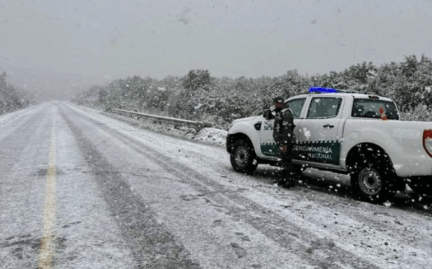 Río Negro refuerza la asistencia al campo ante las fuertes nevadas en la Región&nbsp;Sur