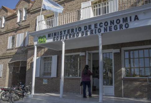 Río Negro garantiza $12.700 millones para municipios y comisiones de fomento