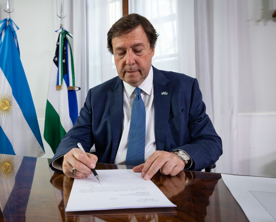 Weretilneck avanza con las obras para que la UNRN tenga su edificio propio en Bariloche: “Nuestra responsabilidad es encontrar la manera de terminarla”