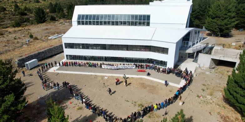 La educación primero: Con Weretilneck, Rio Negro finalizará la construccion de la UNRN en Bariloche 